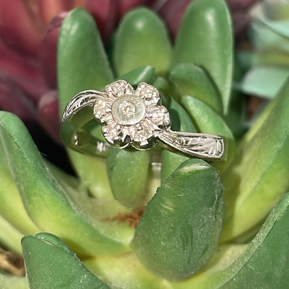 Solid 14K White Gold Flower Floral Natural Diamond Vintage Antique Ring